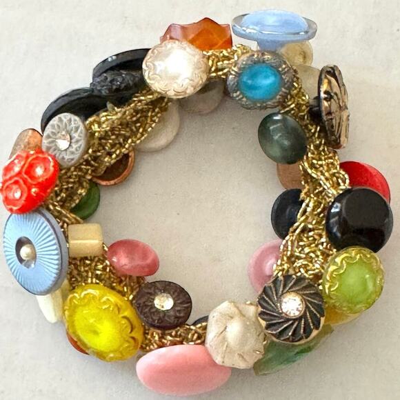 Vintage Button Bracelet Colorful Mixed Buttons & Beads on Gold Crochet Base 43g - Picture 2 of 12